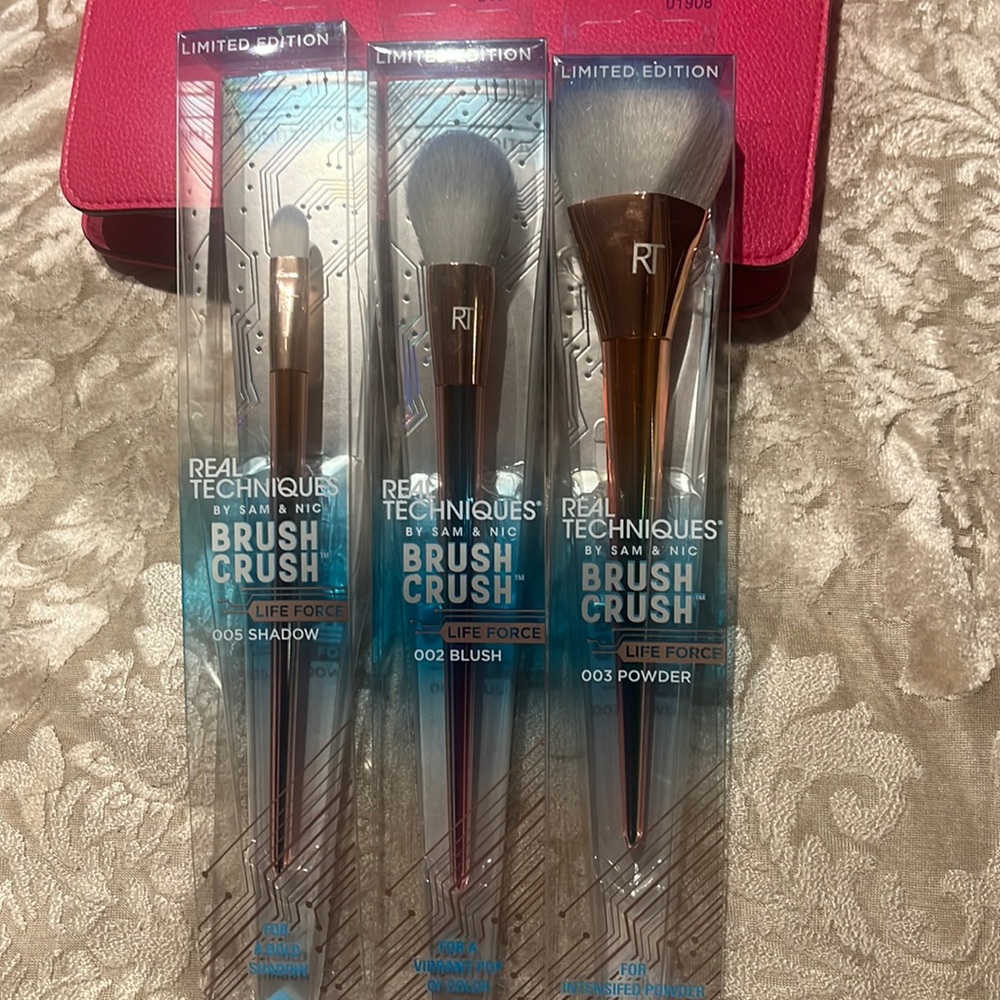 Real Techniques. Powder, blush, and shadow brushes.